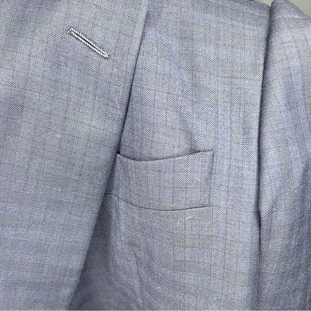 Hickey Freeman Loro Piana Tasmanian Super 120’s Wool Navy and Black Blazer 42L